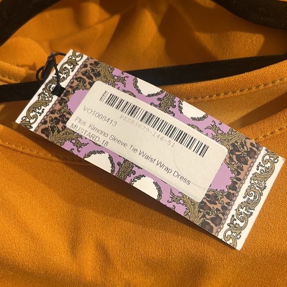 PLUS KIMONO SLEEVE WAIST WRAP
MIDI DRESS - Picture 3 of 3